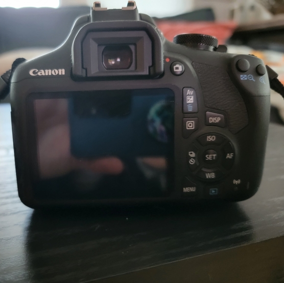 Canon EOS Rebel T7 - Picture 4 of 6